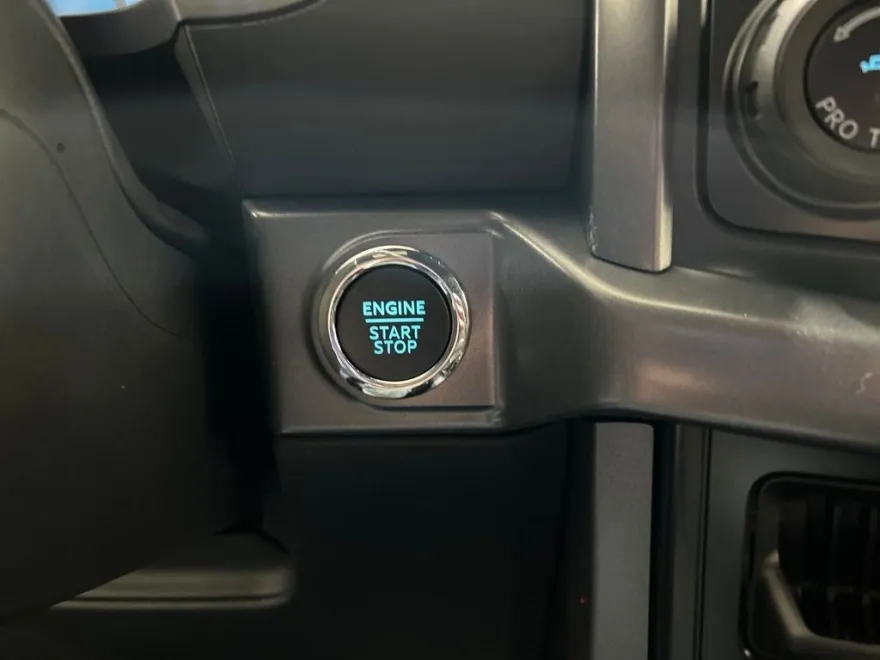 2025 Ford F-150 XLT photo 15