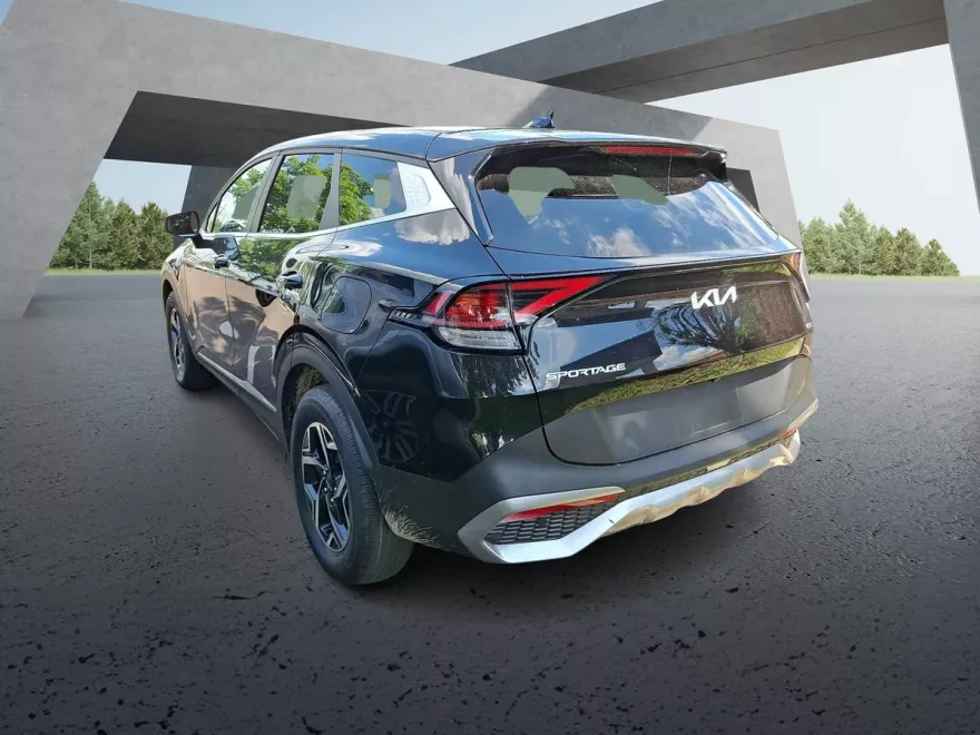 2024 Kia Sportage LX photo 1