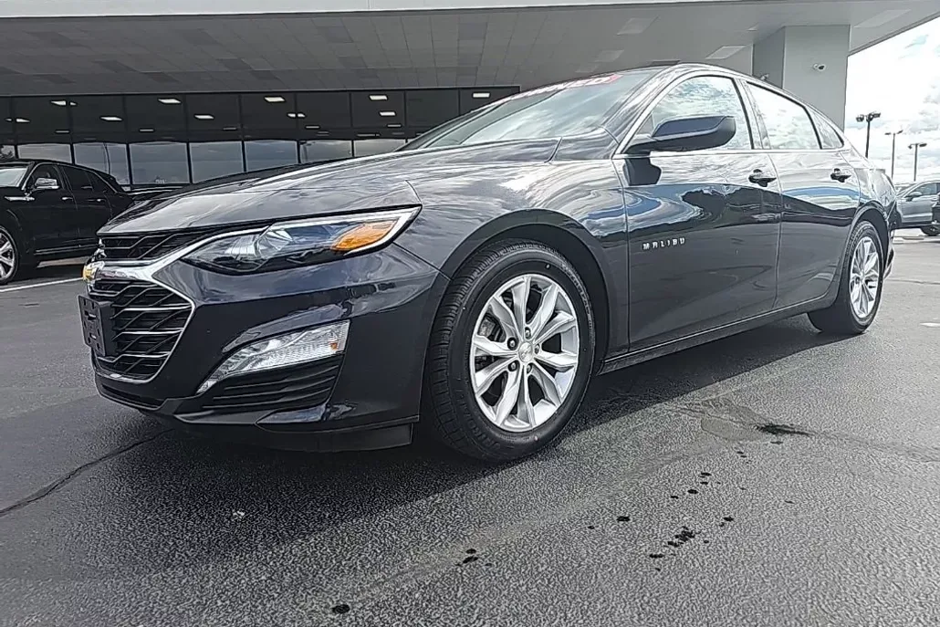 2023 Chevrolet Malibu 1LT photo 1