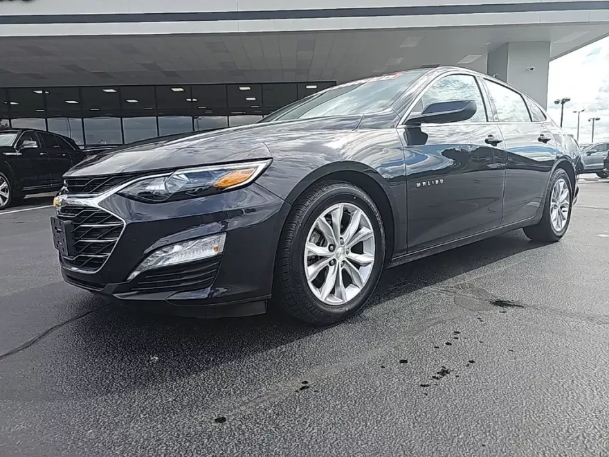 2023 Chevrolet Malibu 1LT photo 1