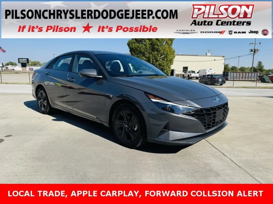 2023 Hyundai Elantra SEL photo 1