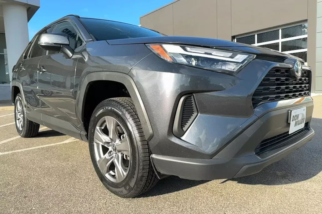2022 Toyota RAV4 Hybrid XLE photo 1