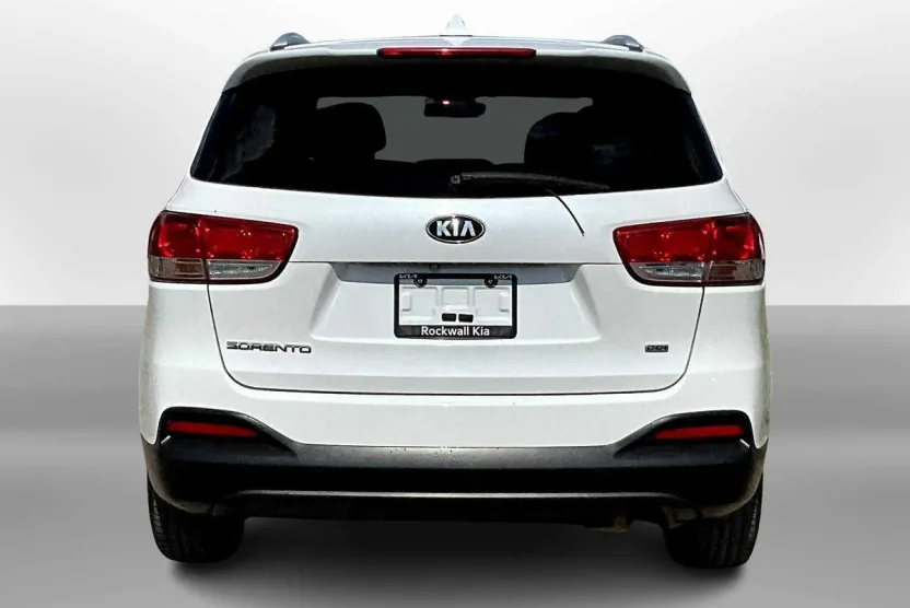 2018 Kia Sorento LX photo 1