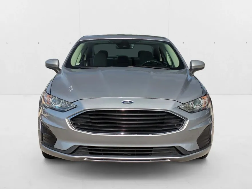 2020 Ford Fusion S photo 1