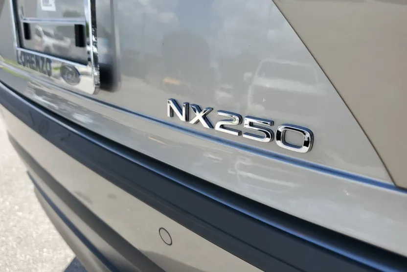2025 Lexus NX 250 photo 1