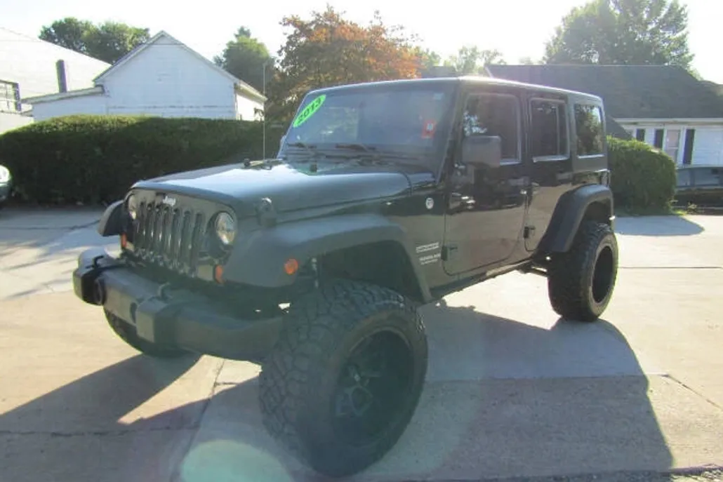 2013 Jeep Wrangler Unlimited Sport photo 1