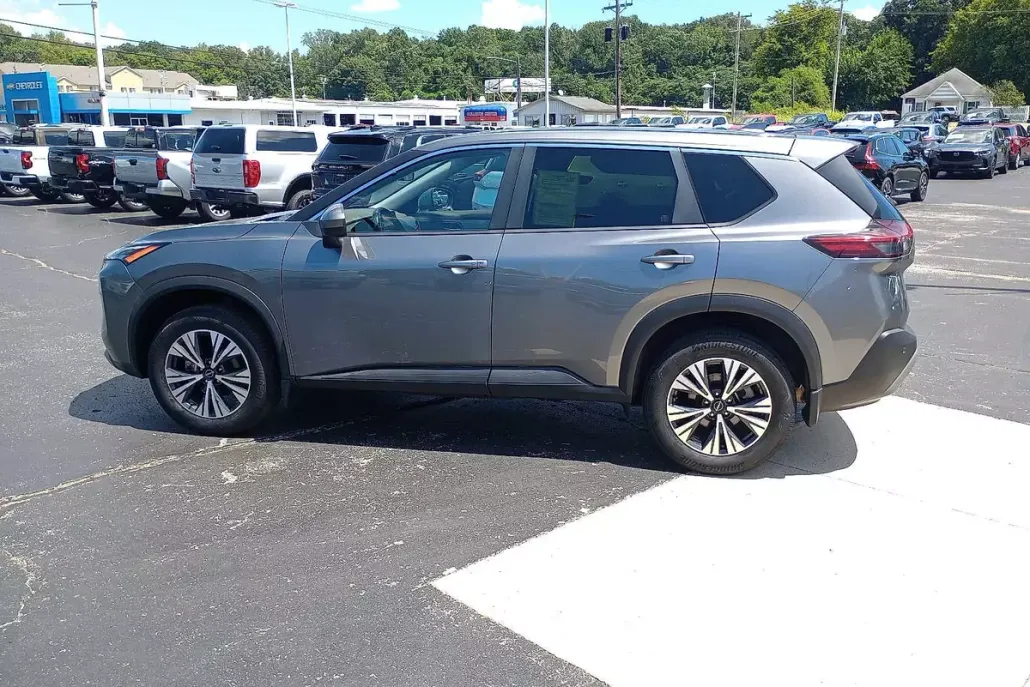 2023 Nissan Rogue SV photo 1