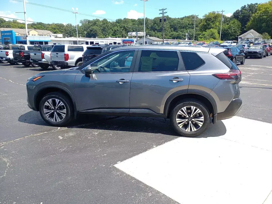 2023 Nissan Rogue SV photo 1