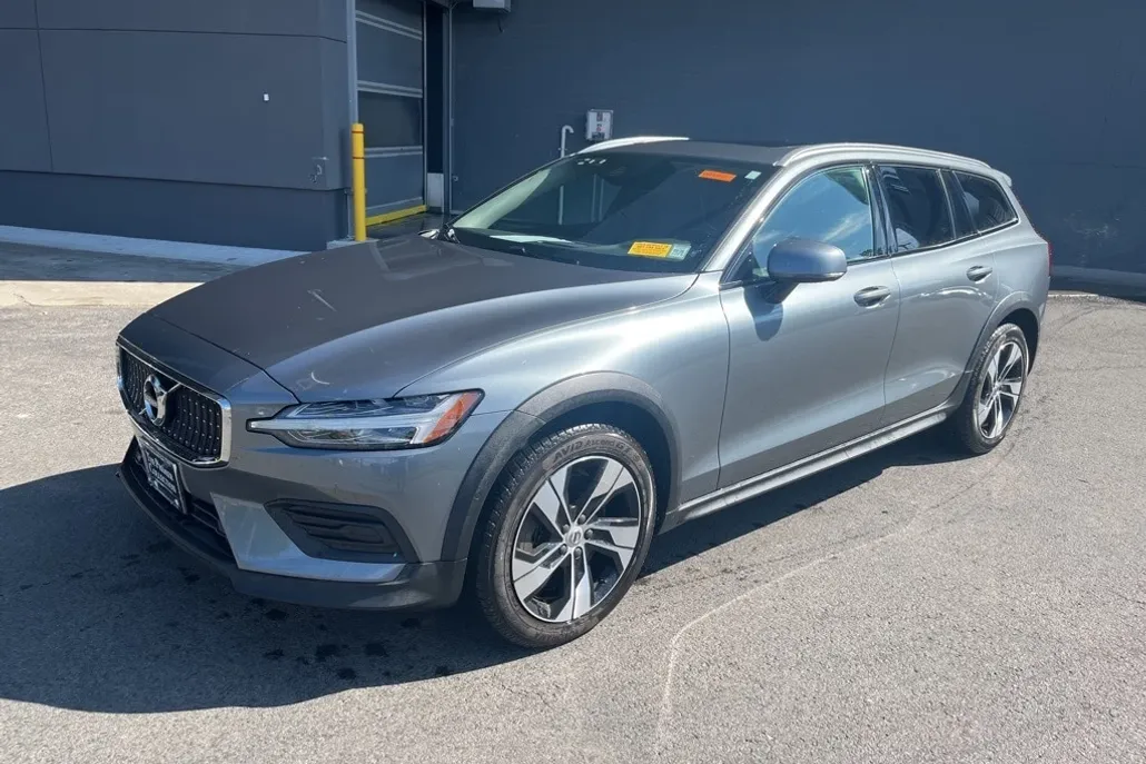 2020 Volvo V60 Cross Country T5 photo 1