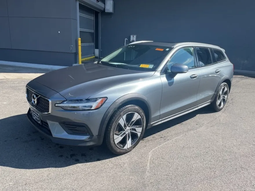 2020 Volvo V60 Cross Country T5 photo 1