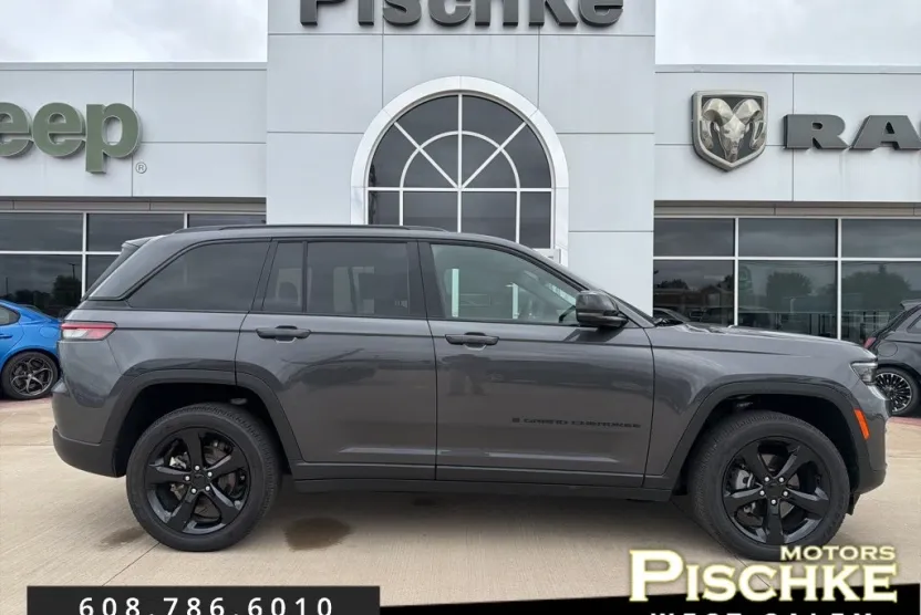 2025 Jeep Grand Cherokee Altitude photo 1