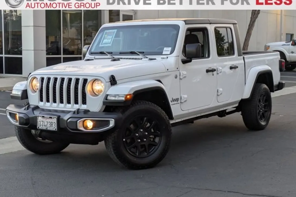 2023 Jeep Gladiator Overland photo 1