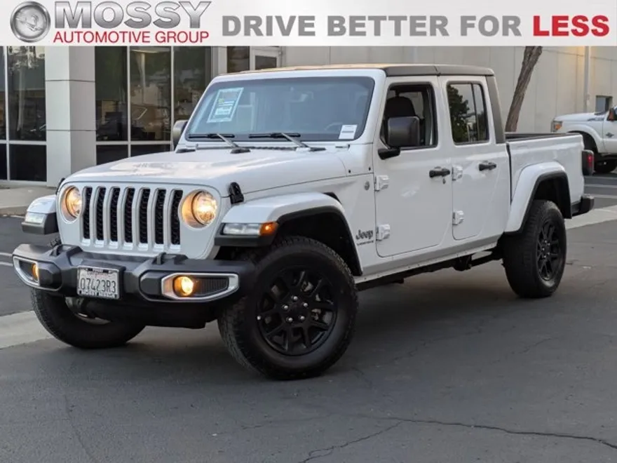2023 Jeep Gladiator Overland photo 1