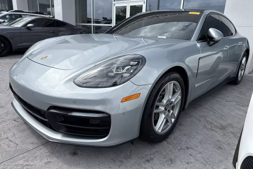 2021 Porsche Panamera photo 1