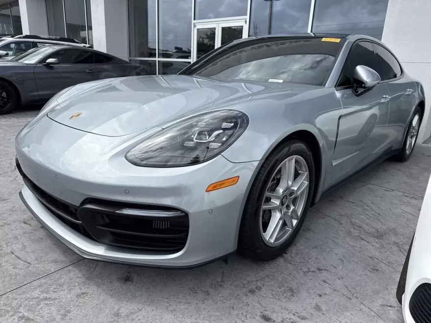 2021 Porsche Panamera photo 1