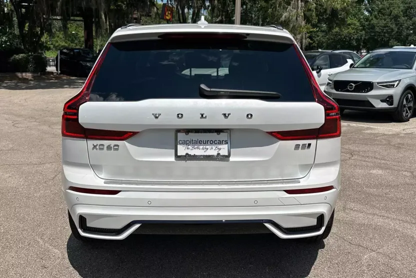 2026 Volvo XC60 Plus photo 1