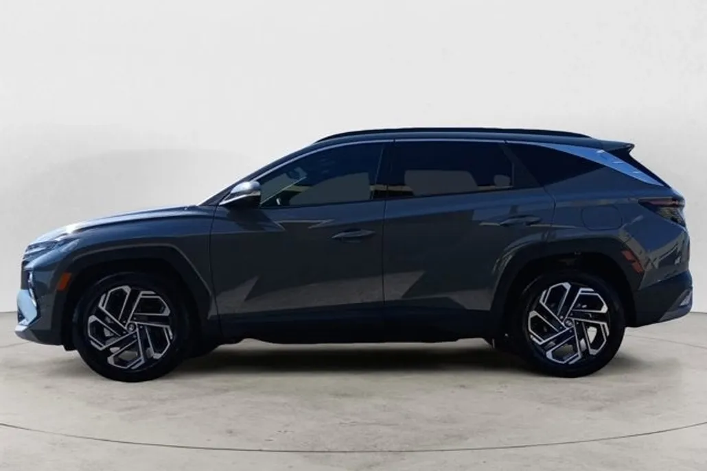 2025 Hyundai Tucson Limited photo 1