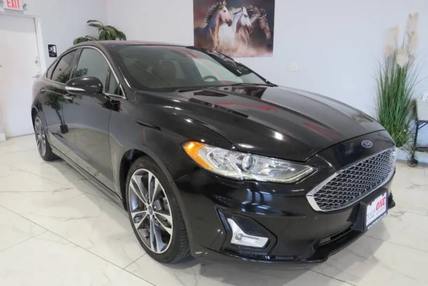 2020 Ford Fusion Titanium photo 1