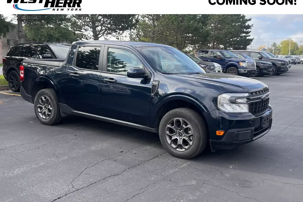 2022 Ford Maverick XLT photo 1