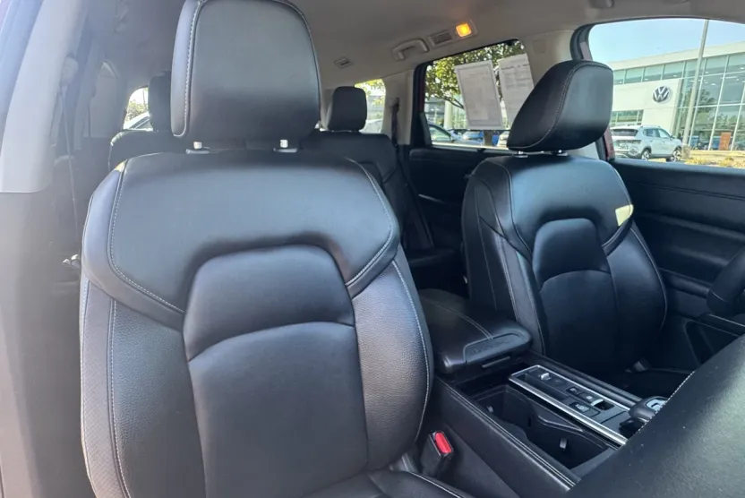 2023 Nissan Pathfinder SL photo 1