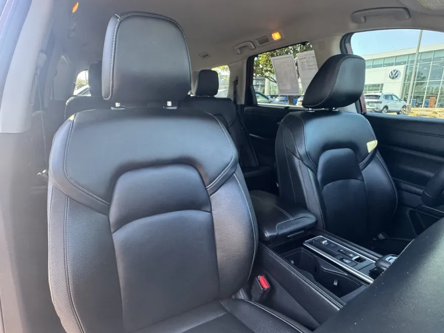 2023 Nissan Pathfinder SL photo 1