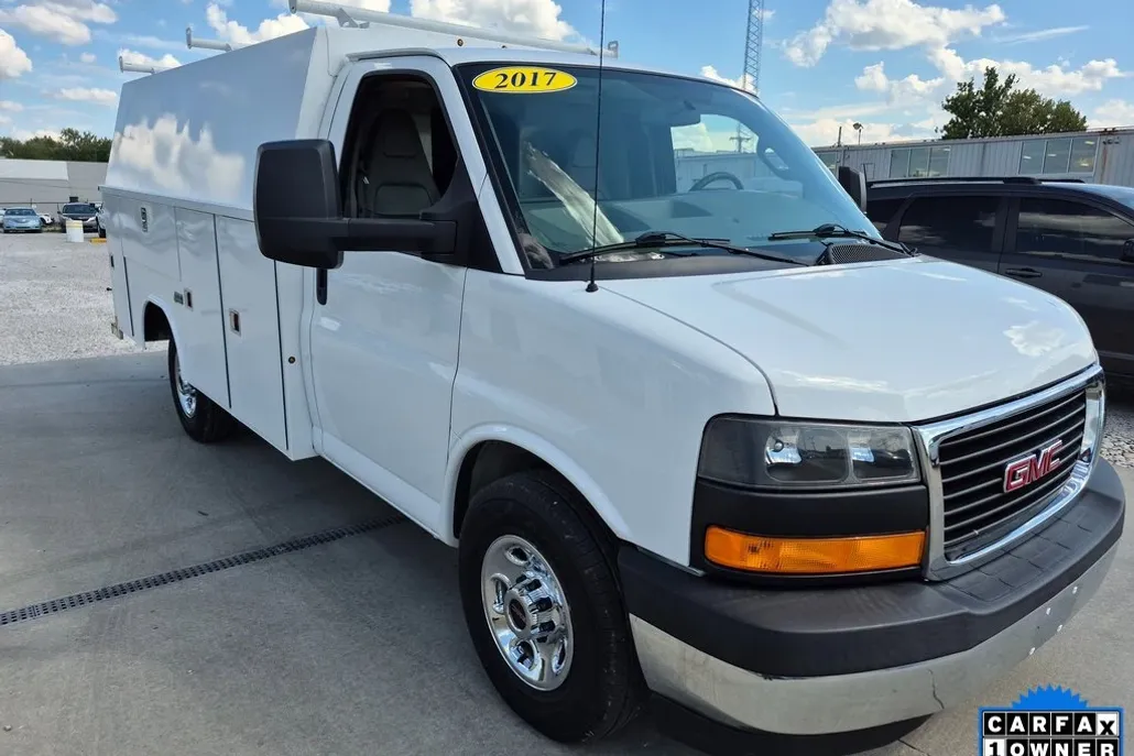 2017 Gmc Savana Cutaway 3500 photo 1