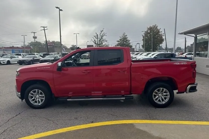 2019 Chevrolet Silverado 1500 LT photo 1