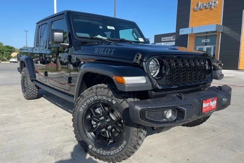 2025 Jeep Gladiator Willys photo 1