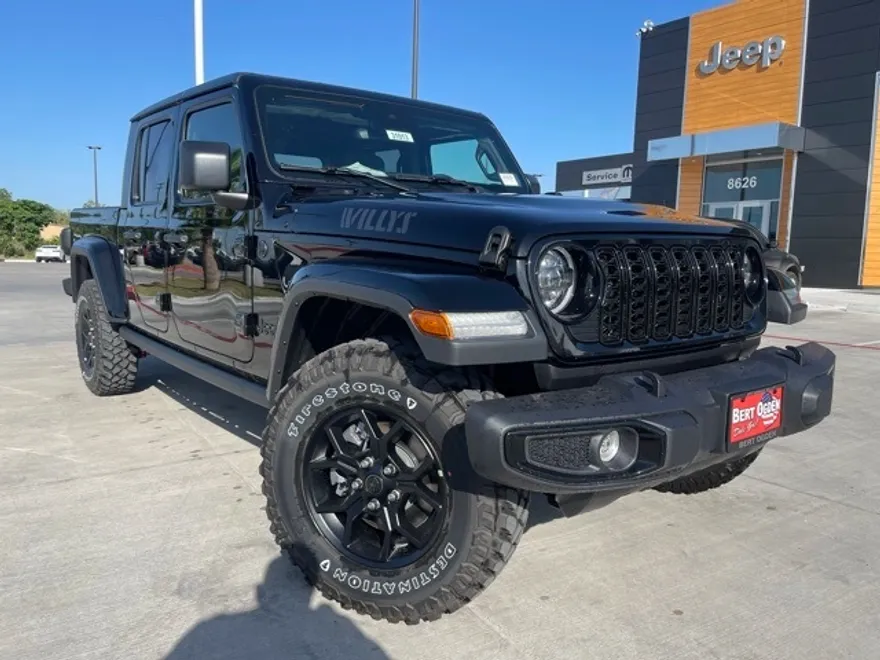 2025 Jeep Gladiator Willys photo 1
