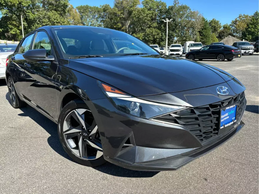 2023 Hyundai Elantra SEL Convenience photo 1