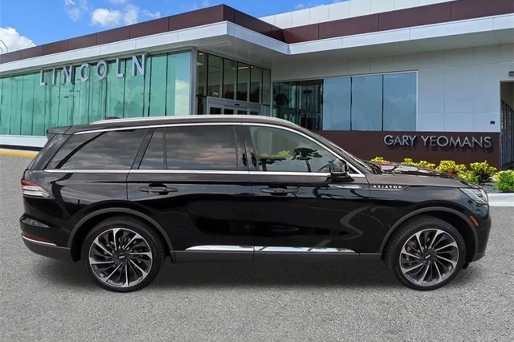 2025 Lincoln Aviator Reserve photo 1