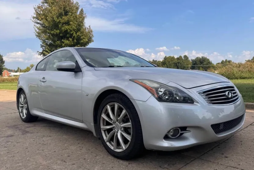 2015 Infiniti Q60 Coupe Journey photo 1