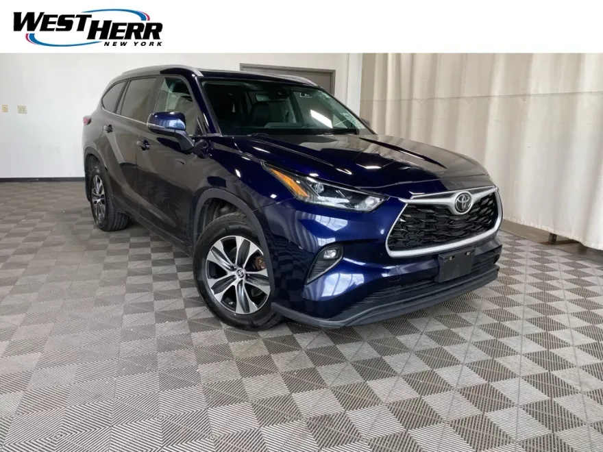 2023 Toyota Highlander XLE photo 1