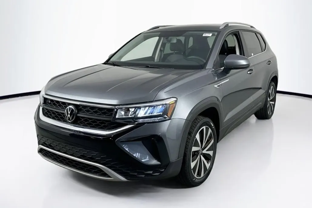 2022 Volkswagen Taos SE photo 1