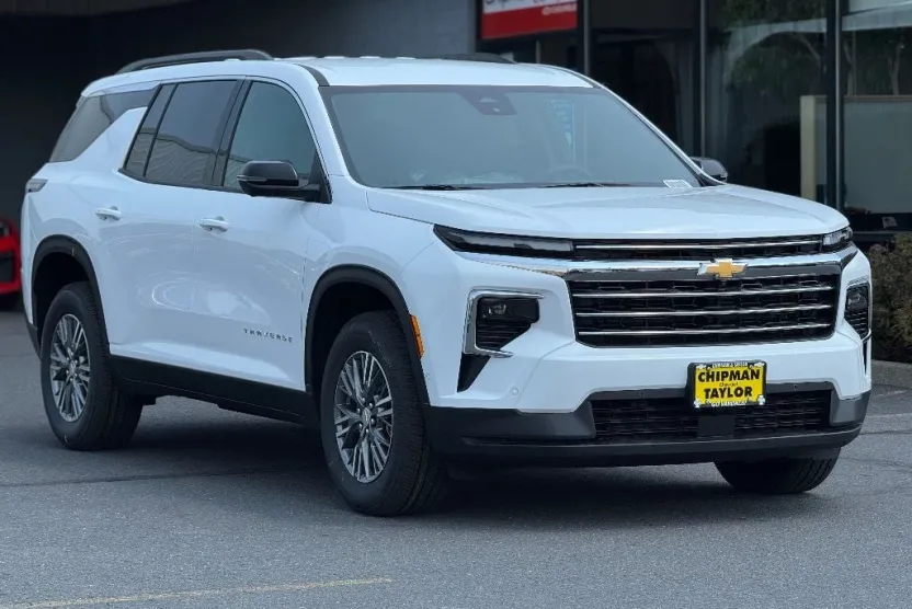 2025 Chevrolet Traverse photo 1