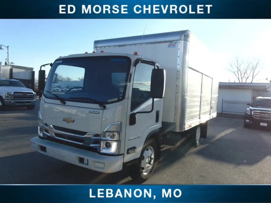 2024 Chevrolet Silverado photo 1