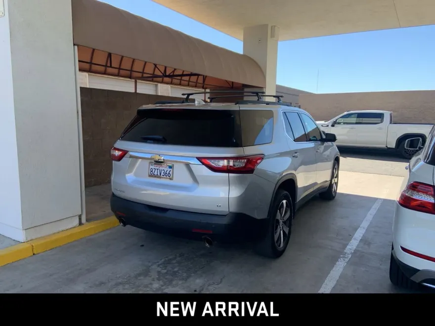 2021 Chevrolet Traverse Leather photo 1