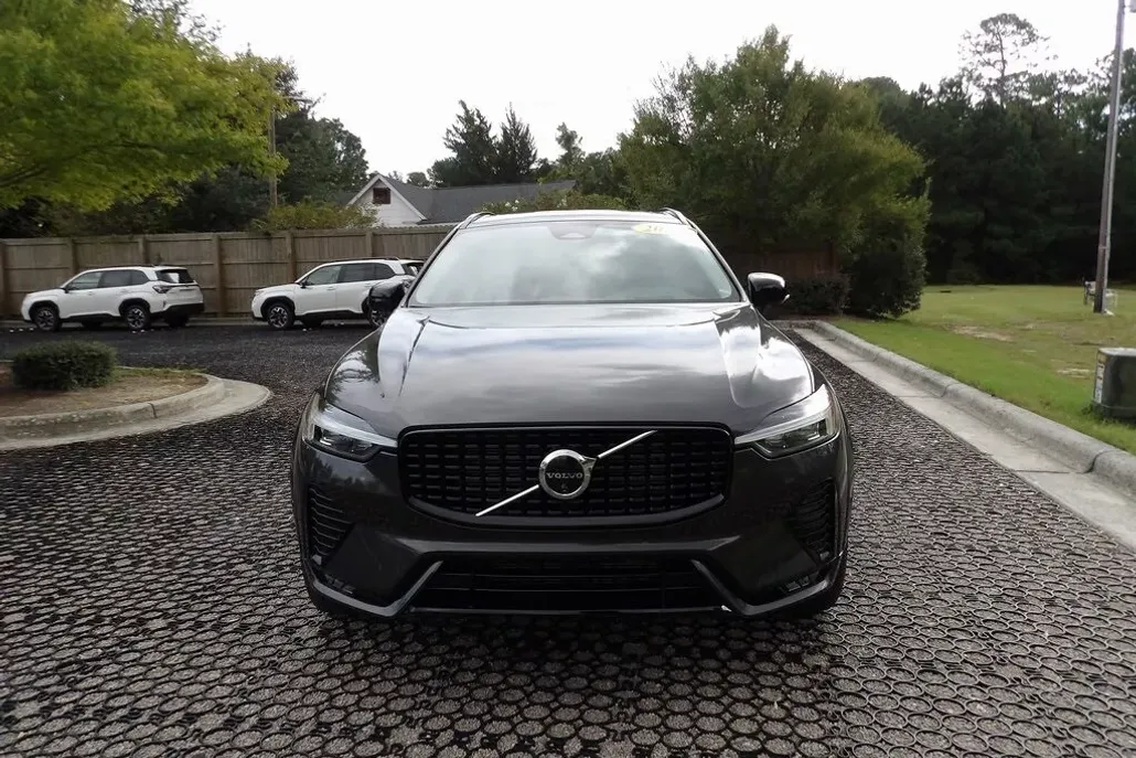 2024 Volvo XC60 B5 Ultimate photo 1