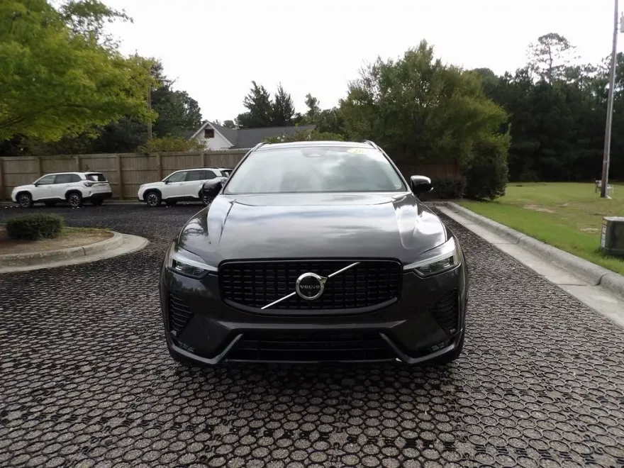 2024 Volvo XC60 B5 Ultimate photo 1