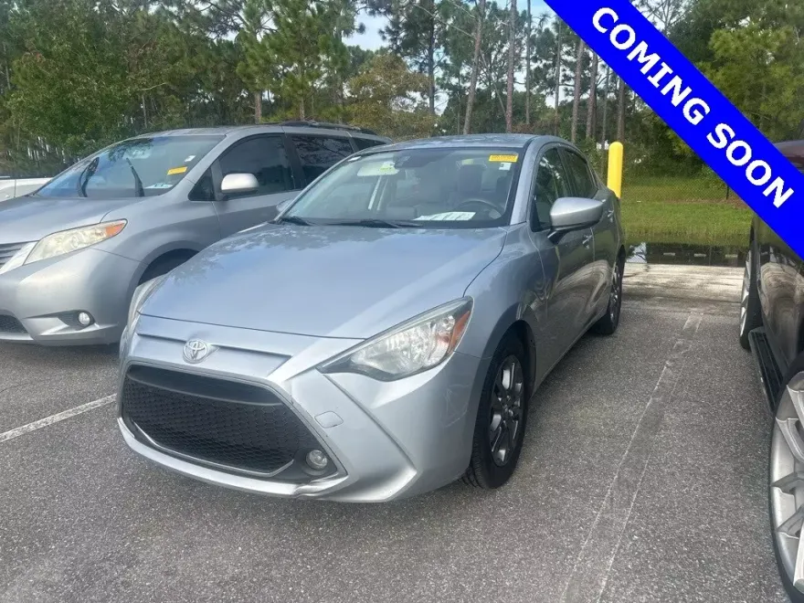 2019 Toyota Yaris L photo 1