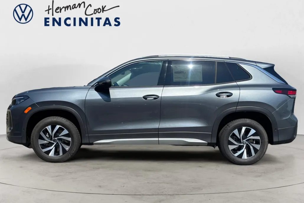 2025 Volkswagen Tiguan S photo 1