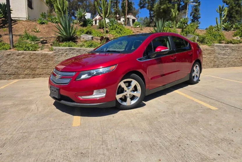 2012 Chevrolet Volt Premium photo 1
