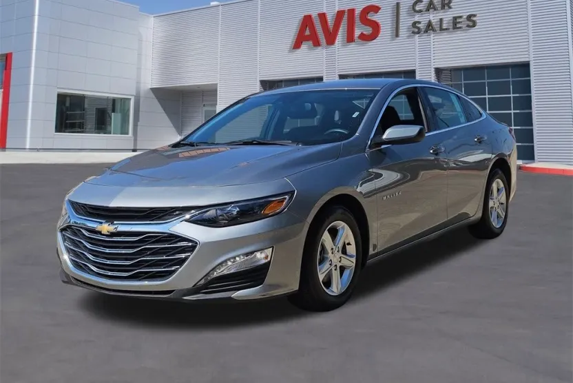 2024 Chevrolet Malibu 1LT photo 1