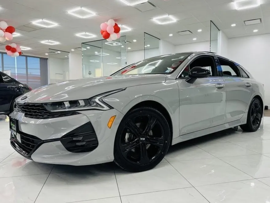 2021 Kia K5 GT-Line photo 1