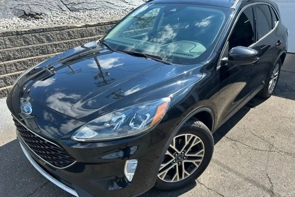 2020 Ford Escape SEL photo 1