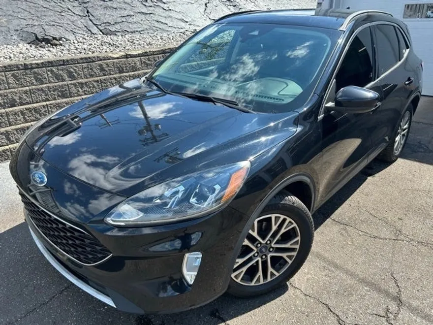 2020 Ford Escape SEL photo 1