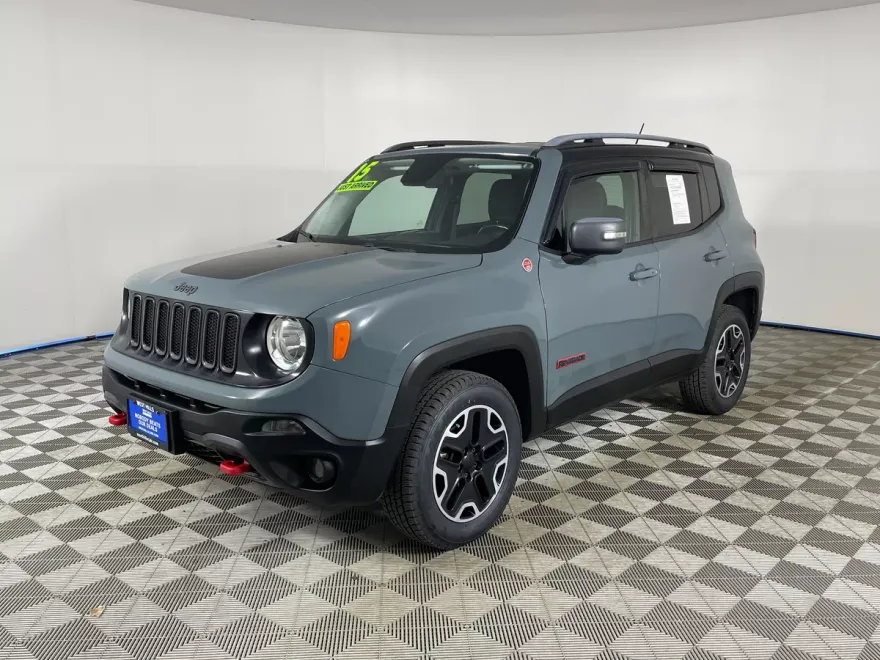 2015 Jeep Renegade Trailhawk photo 1