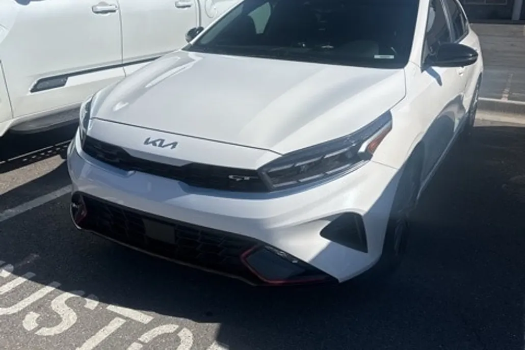 2023 Kia Forte GT photo 1