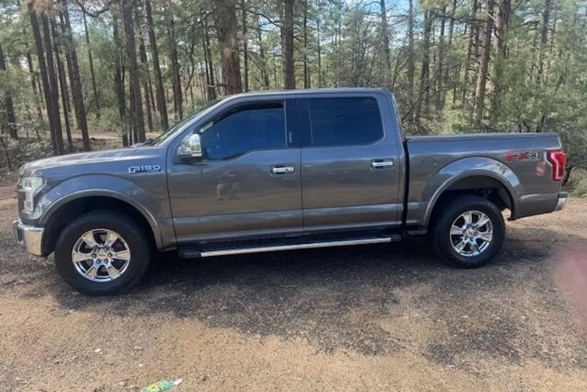 2016 Ford F-150 Lariat photo 1