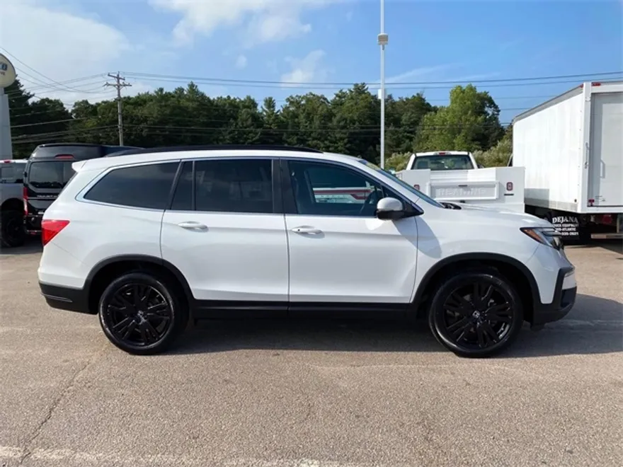 2022 Honda Pilot Special Edition photo 1